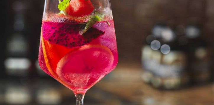 van-lounge_cocktail_5936_optimized-2-2