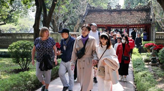 du-khach-den-thu-do-trong-thang-2-dat-gan-22-trieu-luot-2-2