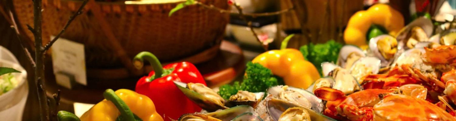 recap-a-warm-and-festive-christmas-buffet-night-at-grand-mercure-hanoi