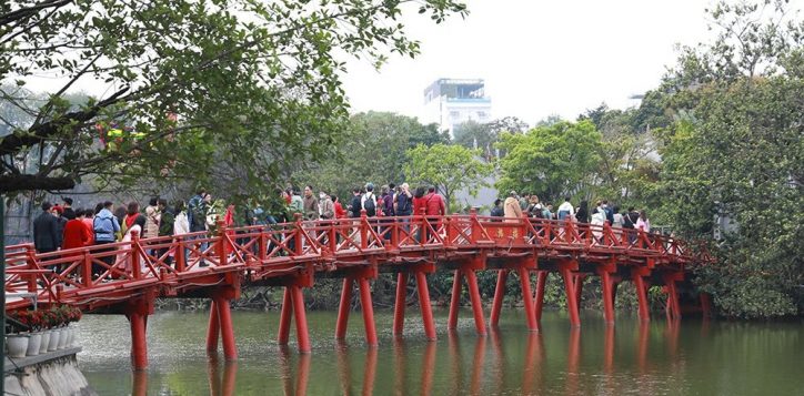 red-lacquered-bridge-2