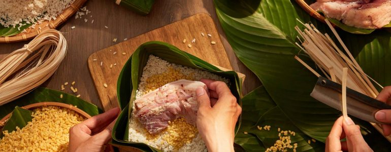 hoat-dong-goi-banh-chung-tai-grand-mercure-hanoi