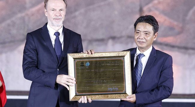 hat-then-unesco-awarded-2