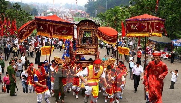hung-king-festival-in-vietnam-2