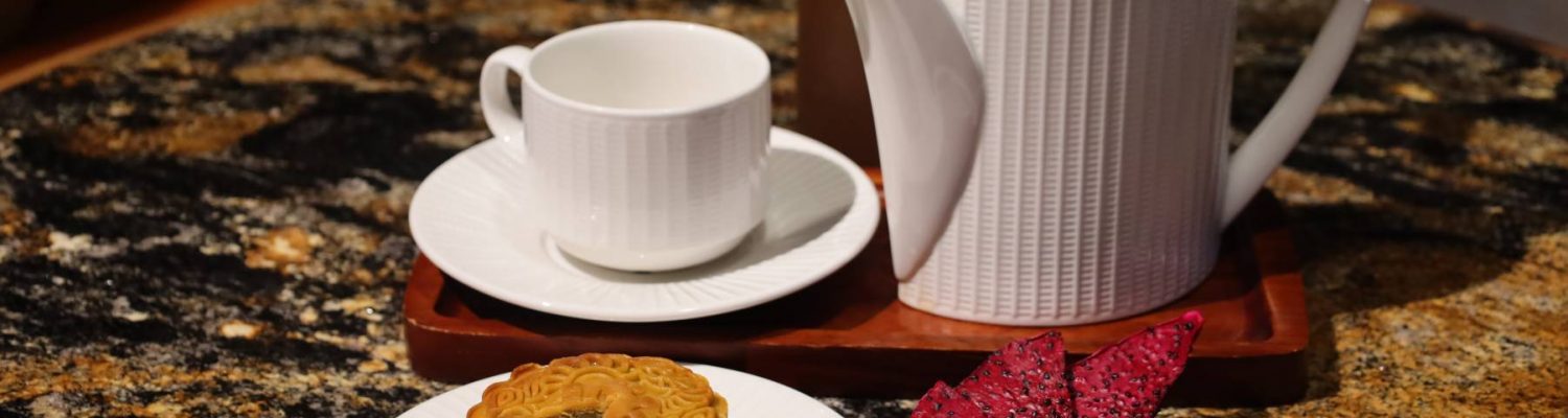 mid-autumn-tea-mooncake